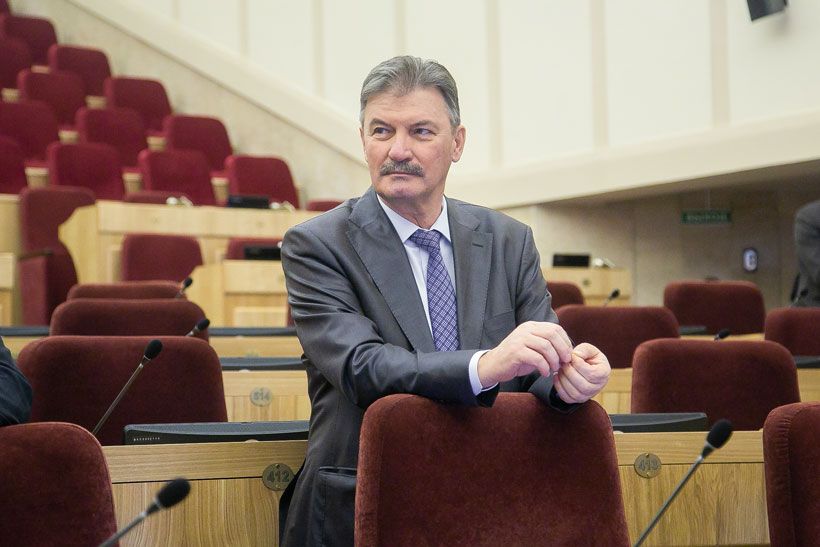 Сергей Титков в зале заседаний Законодательного собрания Новосибирской области